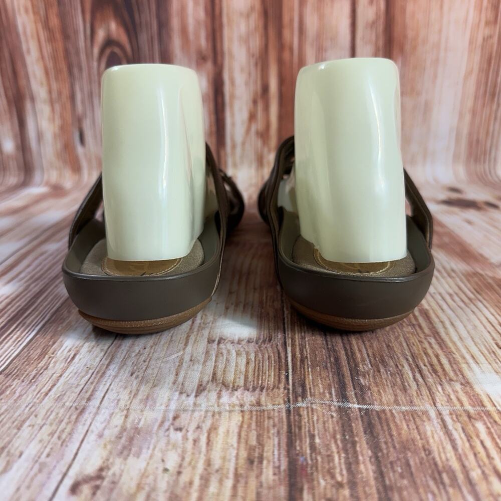 Clarks Sandals Sz 9 Bronze Leather Open Toe Slides Flip Flops Thong Flats Shoes - Picture 4 of 11